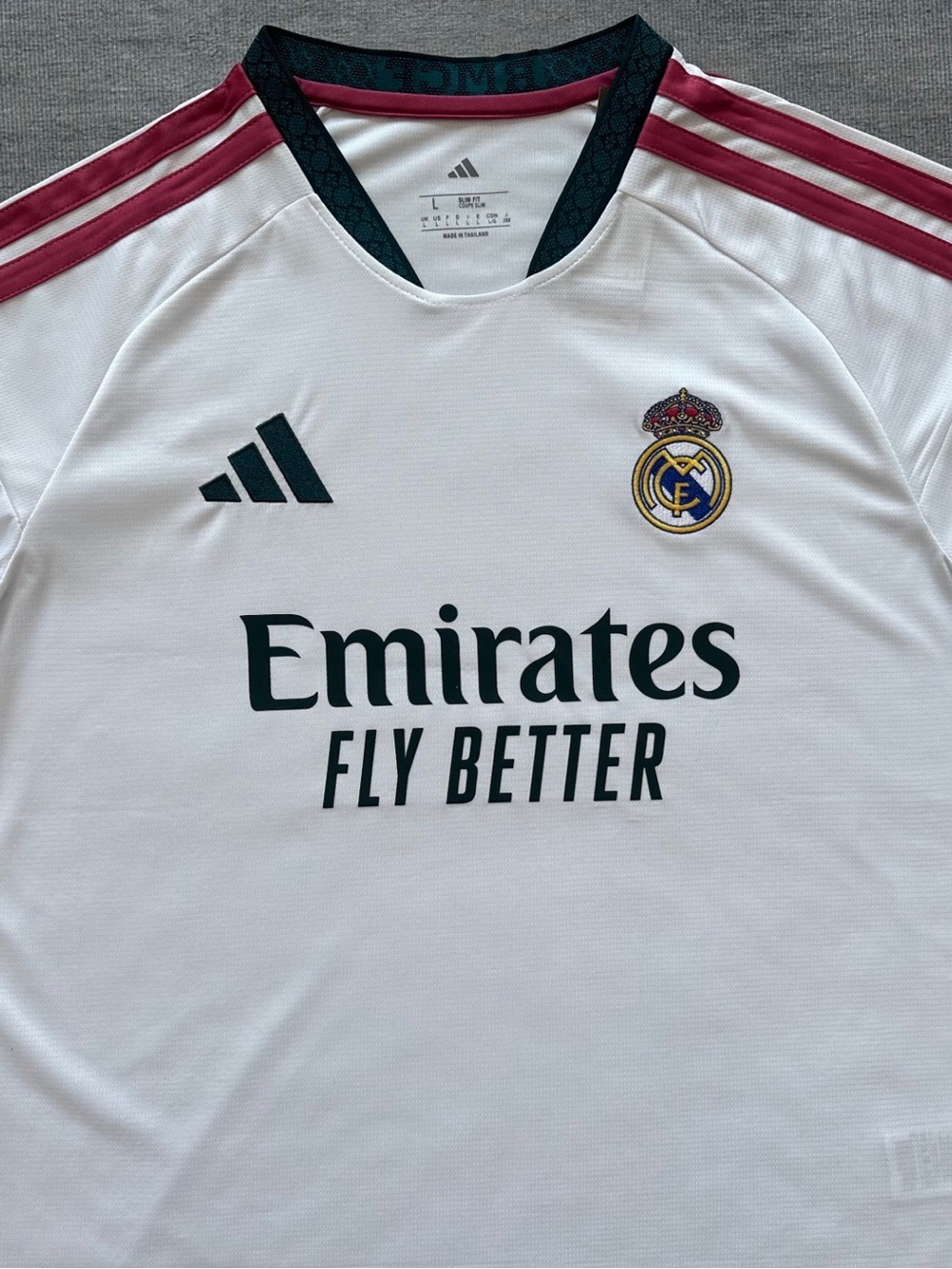 Real Madrid 26-27 Home Jersey - Picture 3 of 4